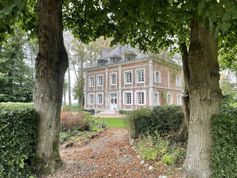 MANOR FROM 1802 JUST 15 MINUTES FROM A DIRECT TRAIN STATION TO PARIS BETWEEN LE HAVRE AND GODERVILLE