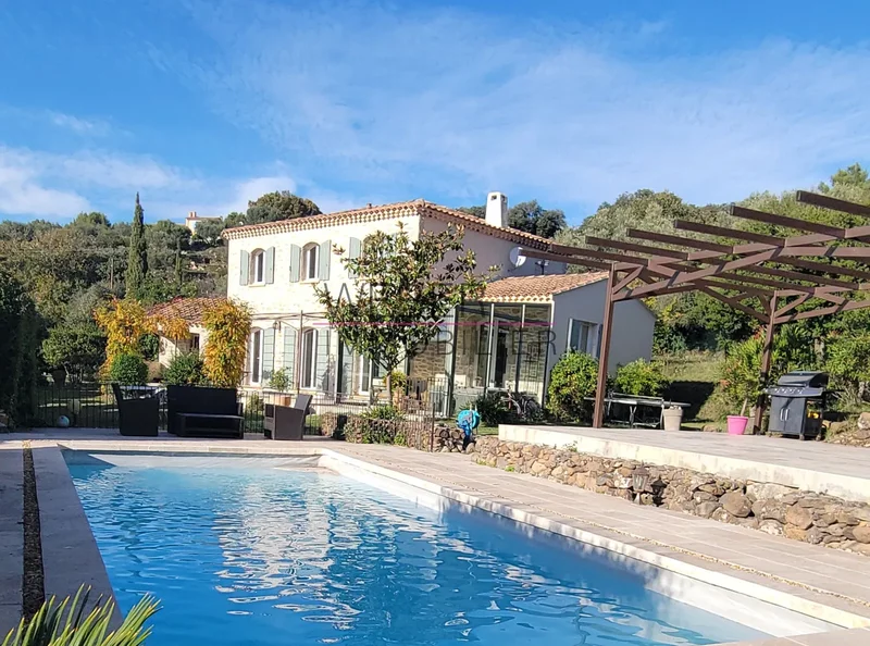 EVENOS - Family Villa with 4 Bedrooms, Pool, and 5000 m² Land