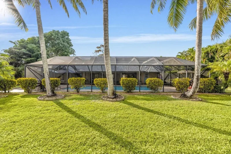 15270 Meadow Wood Drive, Wellington, FL 33414, Wellington, Florida, United States. - Photo 20