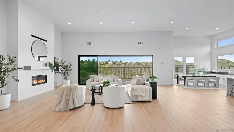16925 Old Coach Rd, Poway, California, United States. - Photo 4