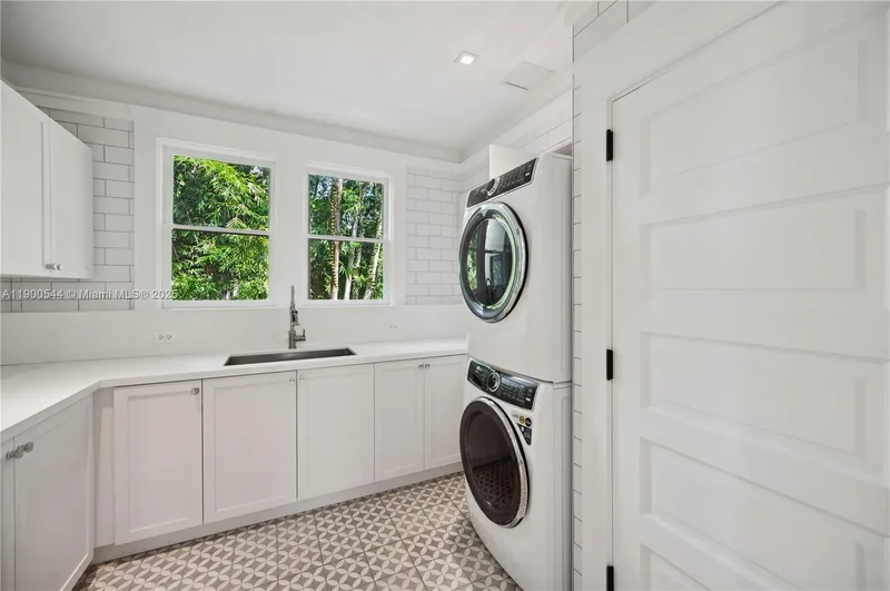 3701 Park Ave, Miami, Florida, United States. - Photo 51