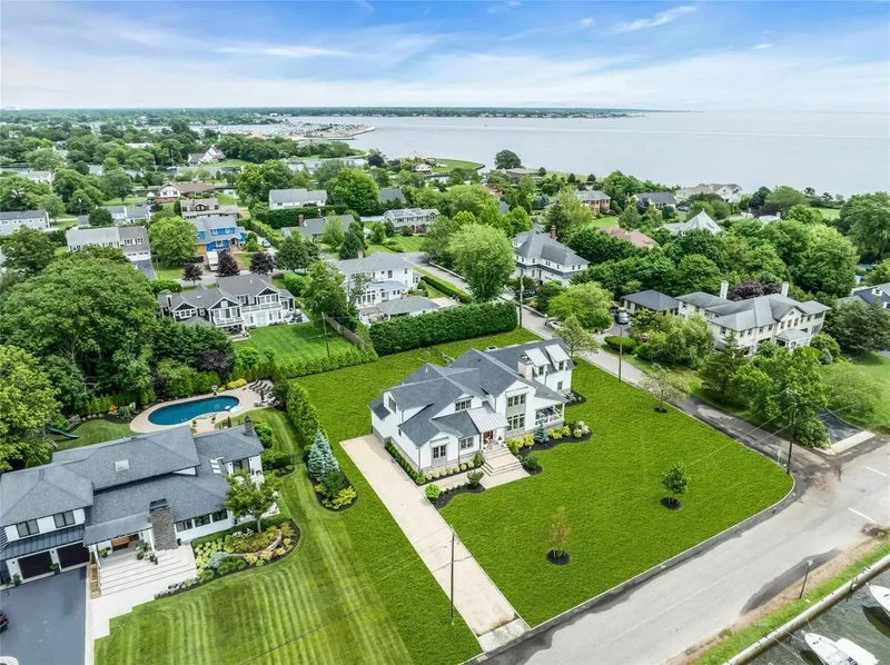 52 Concourse E, Brightwaters, New York, United States. - Photo 37