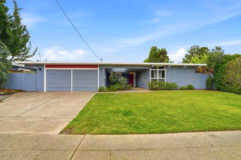 Single Family Residence in San Mateo