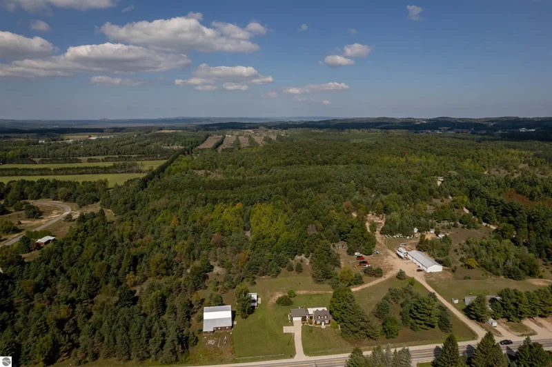 8616 Cedar Run Road, Traverse City, MI 49684, Traverse City, Michigan, United States. - Photo 22