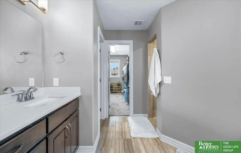 12124 Montauk Drive, Papillion, NE 68046, Papillion, Nebraska, United States. - Photo 26