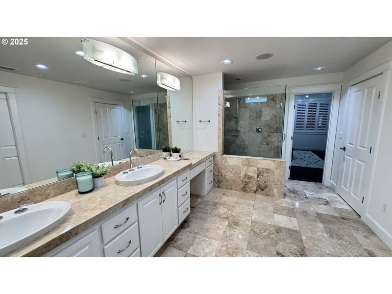 5421 SE SCENIC LN #101, Vancouver, WA 98661, Vancouver, Washington, United States. - Photo 24