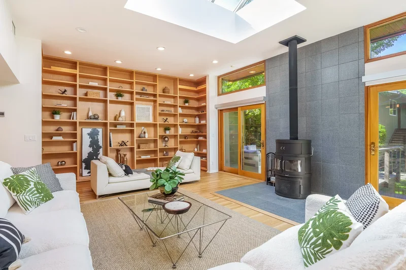 14903 Valley Vista Boulevard, Shermanoaks, CA 91403, Los Angeles, California, United States. - Photo 2