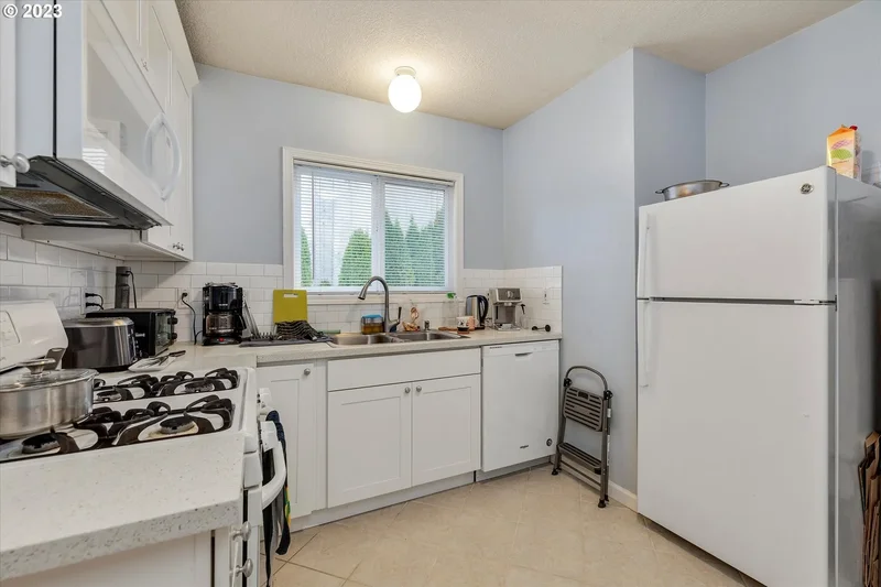 5717 SE FOSTER RD, Portland, OR 97206, Portland, Oregon, United States. - Photo 11