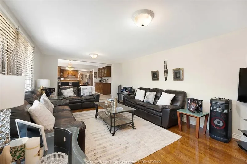 2092 Lesperance, Tecumseh, ON N8N 2N4, Tecumseh, Ontario, Canada. - Photo 20