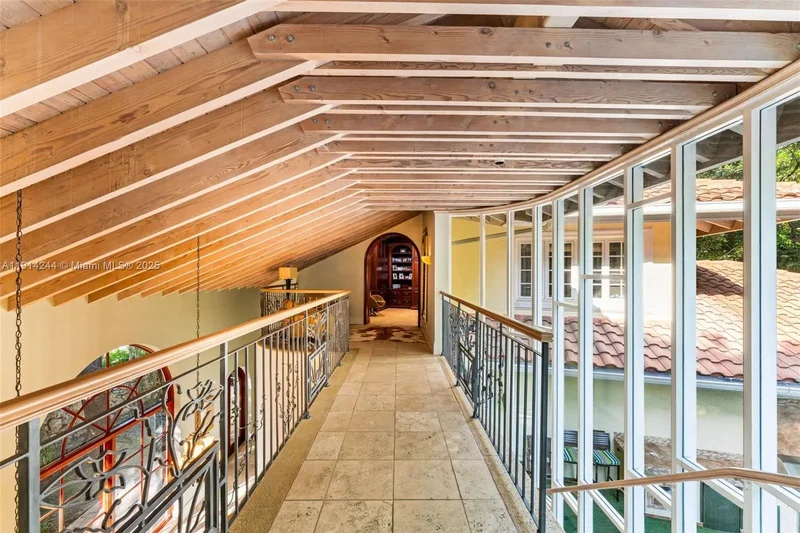 3506 Banyan Cir, Miami, Florida, United States. - Photo 3
