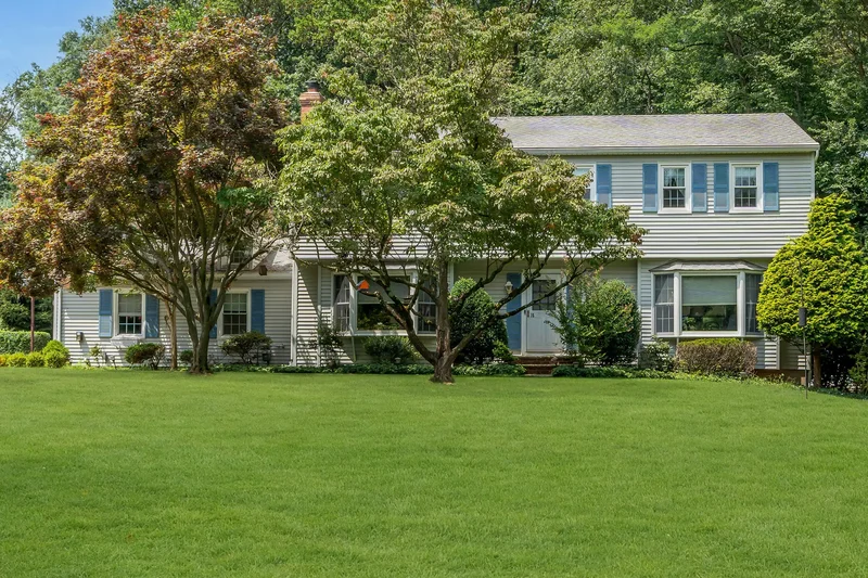 15 Goldsmith Drive, Holmdel, NJ 07753, Holmdel, New Jersey, United States. - Photo 4