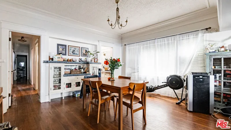 735 Locust Avenue, Signal Hill, California, United States. - Photo 29