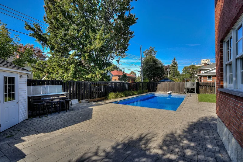 433 Av. Ellerton, Mount Royal, Quebec, Canada. - Photo 14