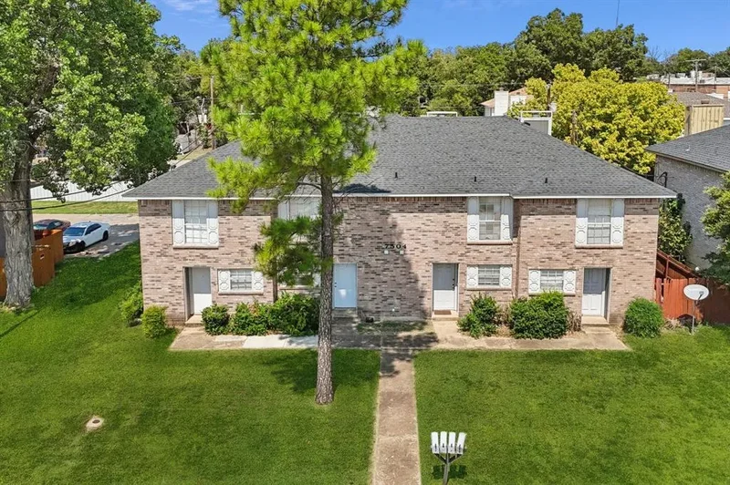 7504 Chapin Road, Fort Worth, Texas, United States. - Photo 10
