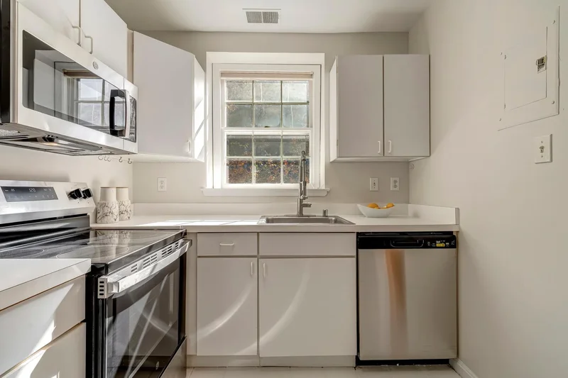 3610 39th Street NW Unit# E545, Washington, DC 20016, Washington, District of Columbia, United States. - Photo 10