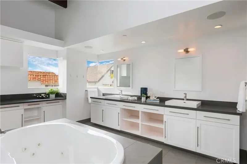 2618 Cove Street, Newport Beach, California, United States. - Photo 18