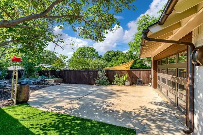 803 Brookhurst Drive, Dallas, Texas, United States. - Photo 39