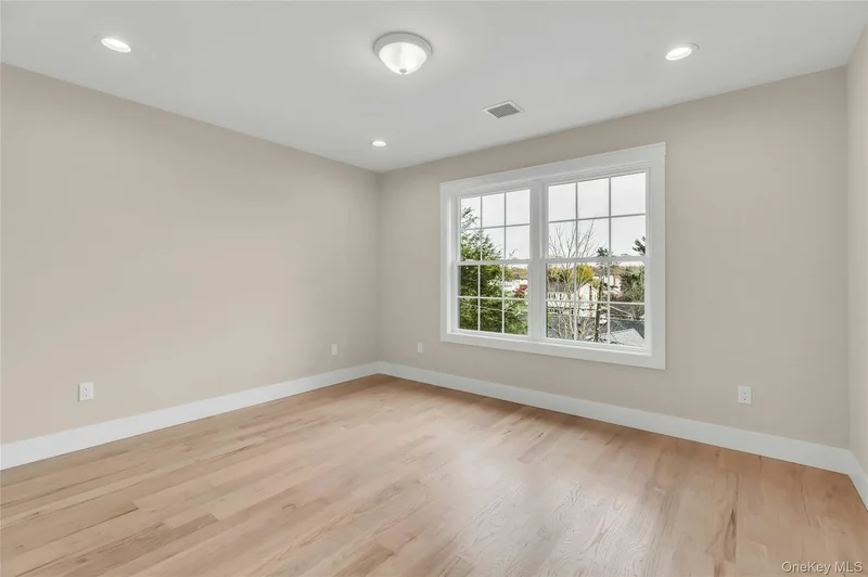 7 Sheridan Street, Old Bethpage, New York, United States. - Photo 21