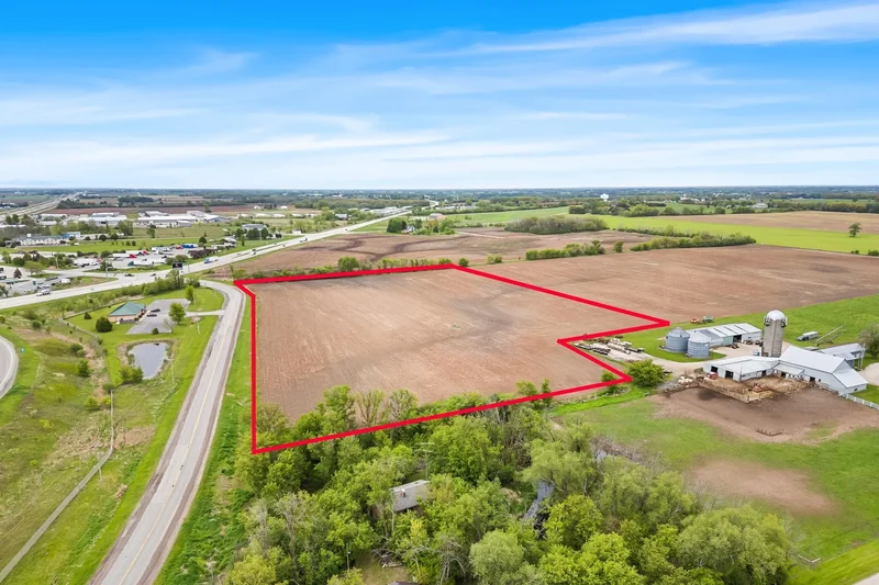 1600 Planeview, Oshkosh, WI 54904, Oshkosh, Wisconsin, United States. - Photo 24