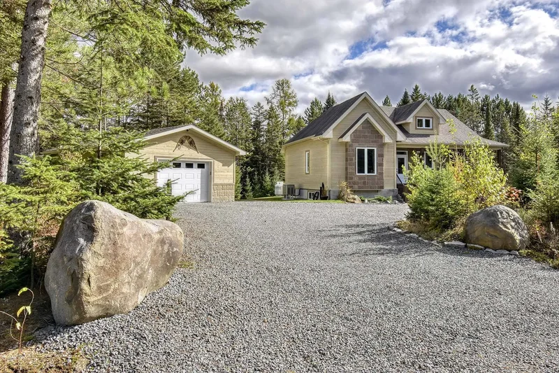 145 Ch. Jean-Robert, Mont-Tremblant, Quebec, Canada. - Photo 16