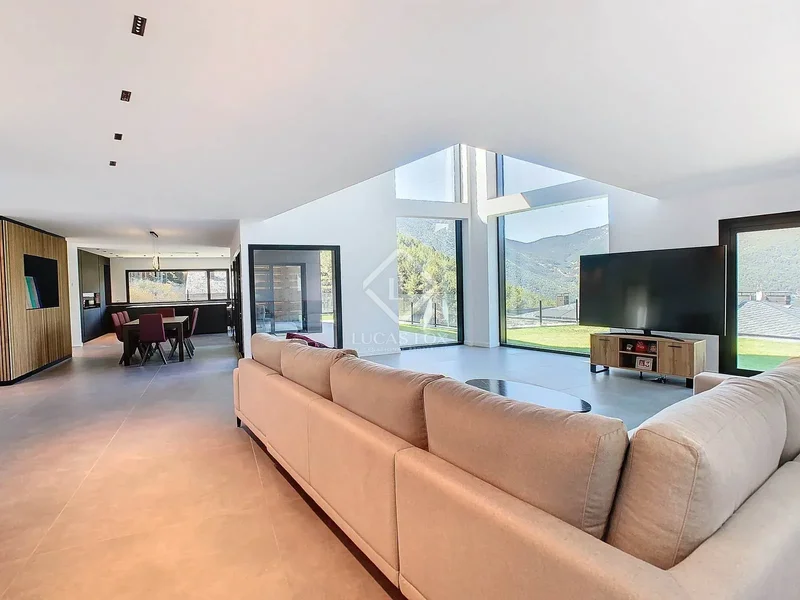 Anyós House / Villa