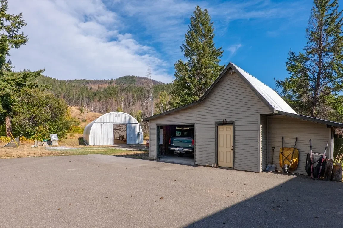 Exterior photo 9