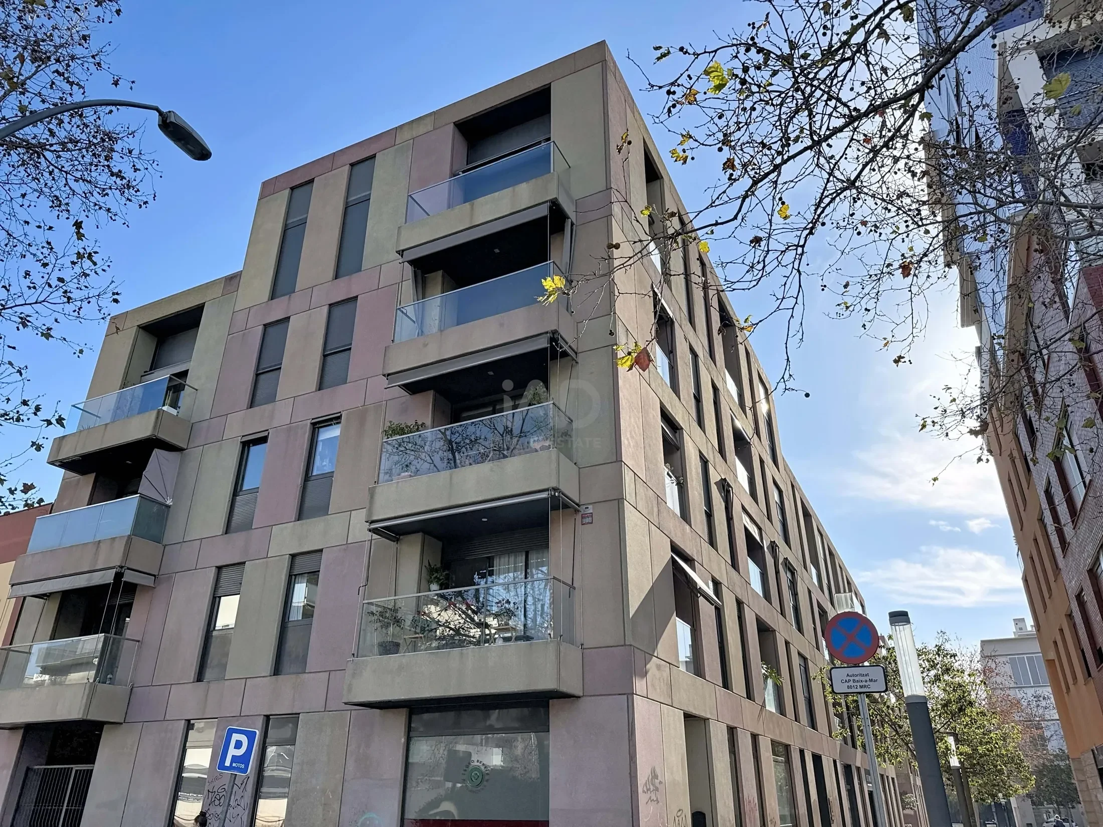 Exterior photo 12