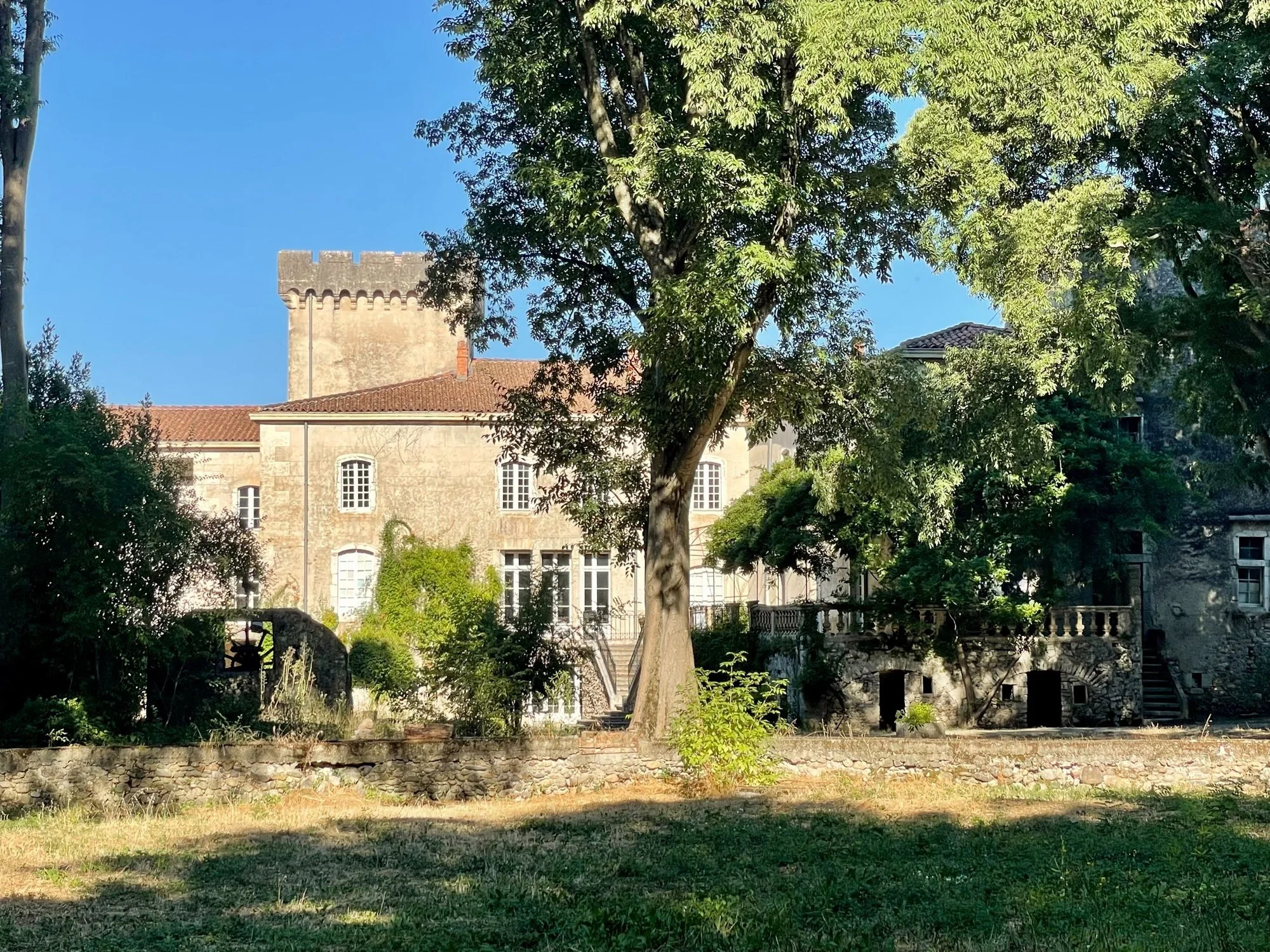 Exterior photo 10