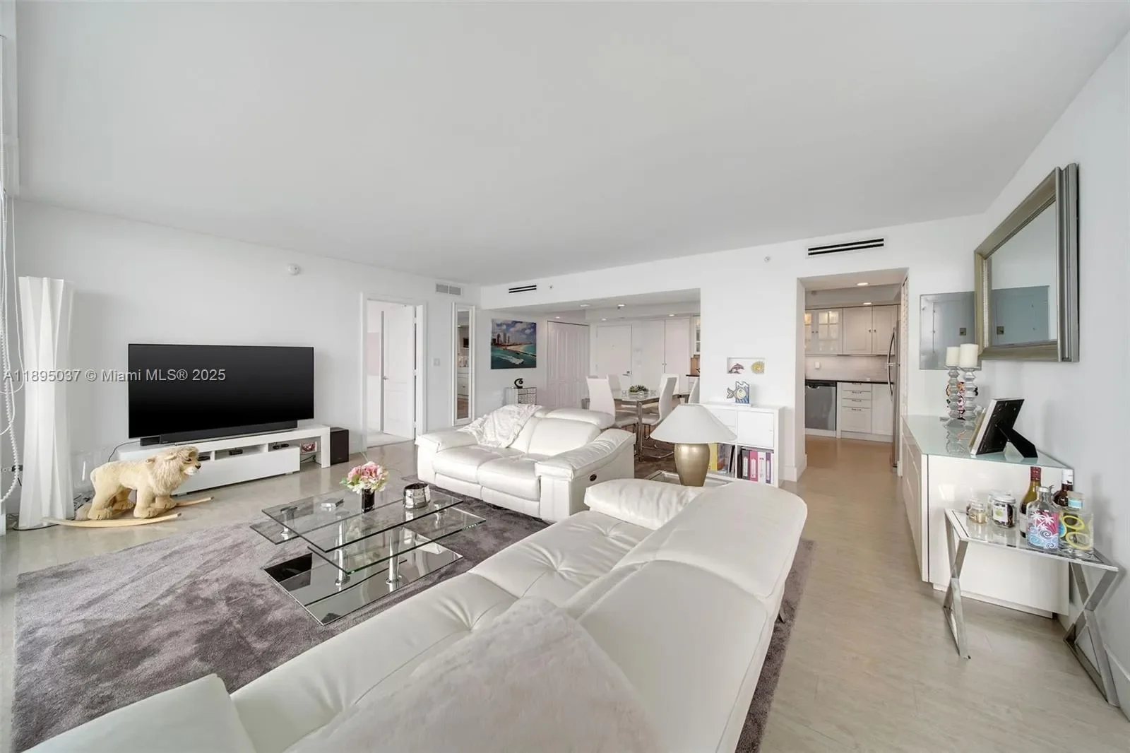 650 West Ave 2107, Miami Beach, Florida, United States. - Photo 4