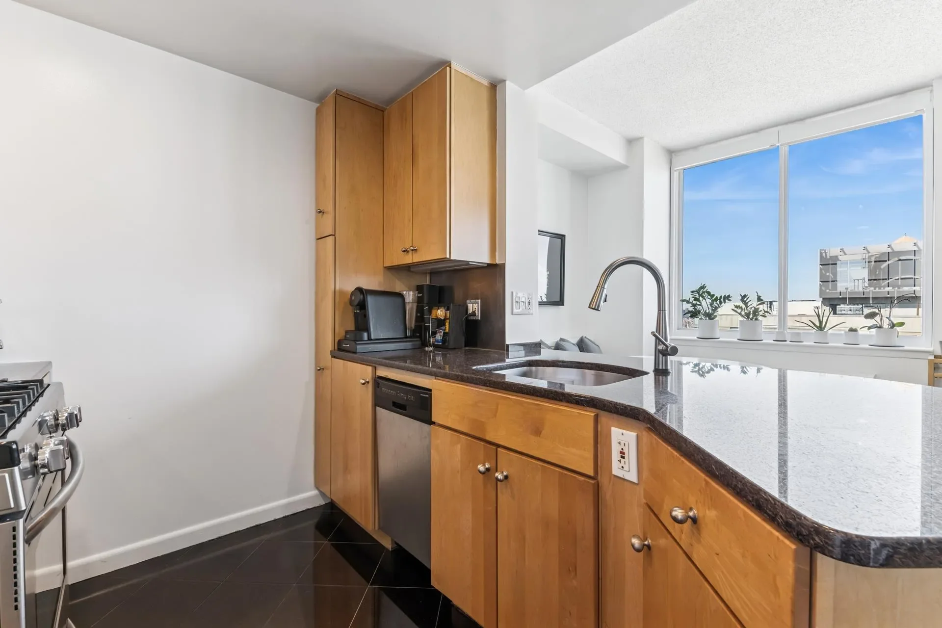 Citylights, 4-74 48TH AVE, New York, New York, United States. - Photo 3
