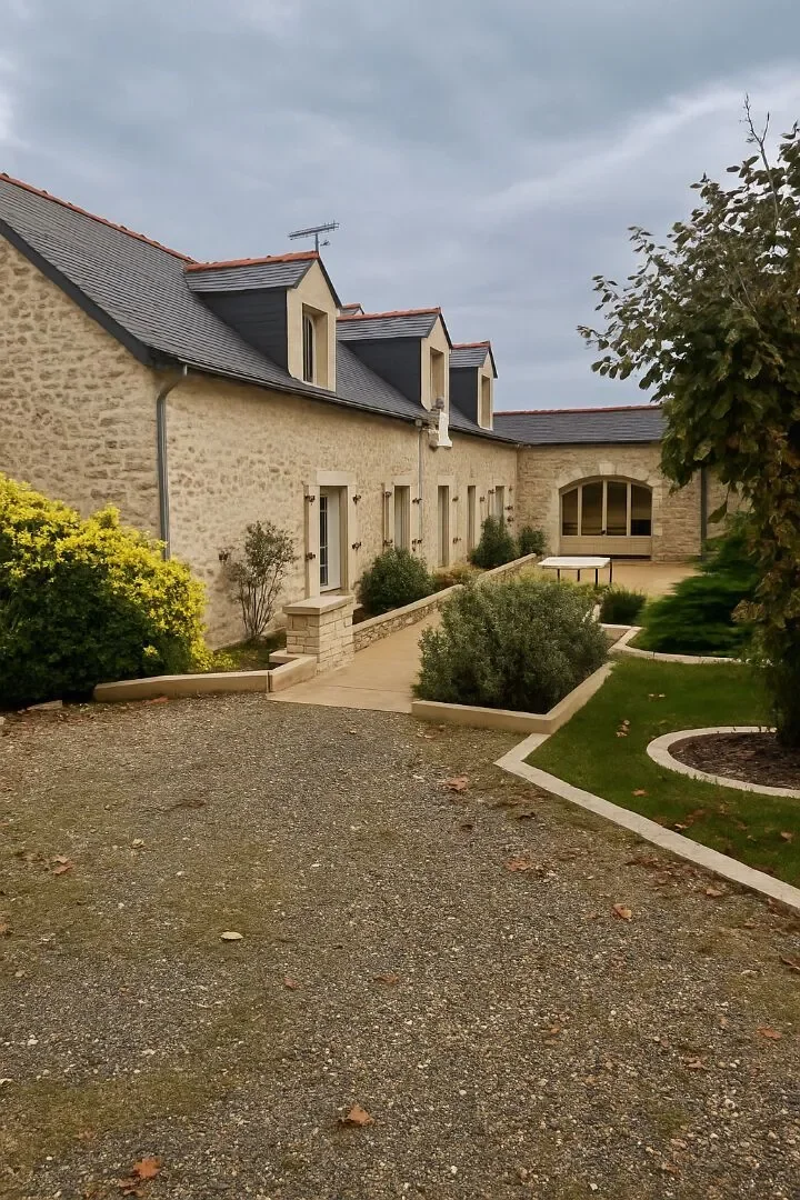 Huillé-Lézigné, Pays de la Loire, France. - Photo 7