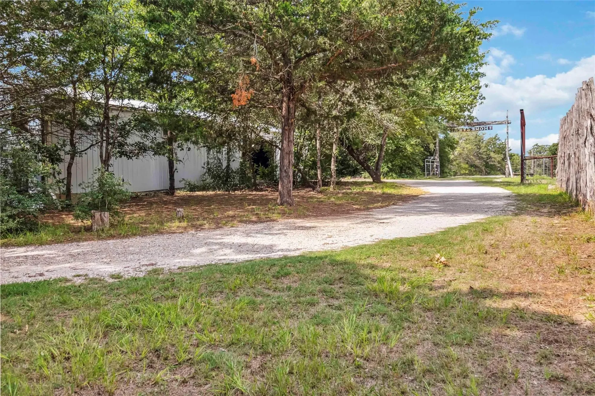 208 Old Potato RD, Paige, Texas, United States. - Photo 16