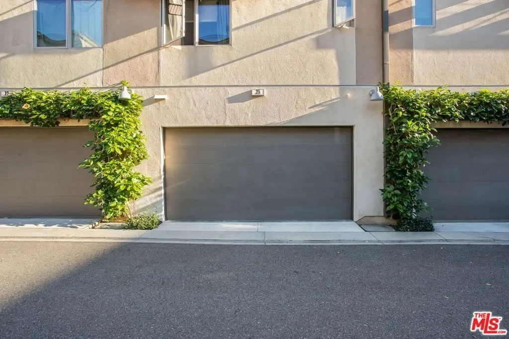 25 Delancy, Irvine, California, United States. - Photo 15