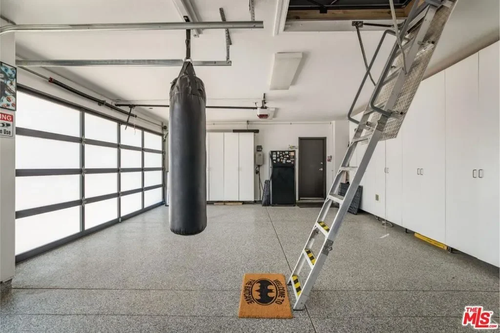 22623 Califa Street, Los Angeles, California, United States. - Photo 3
