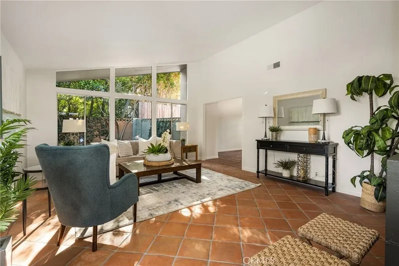 337 Vista Baya, CA, Costa Mesa, California, United States. - Photo 18
