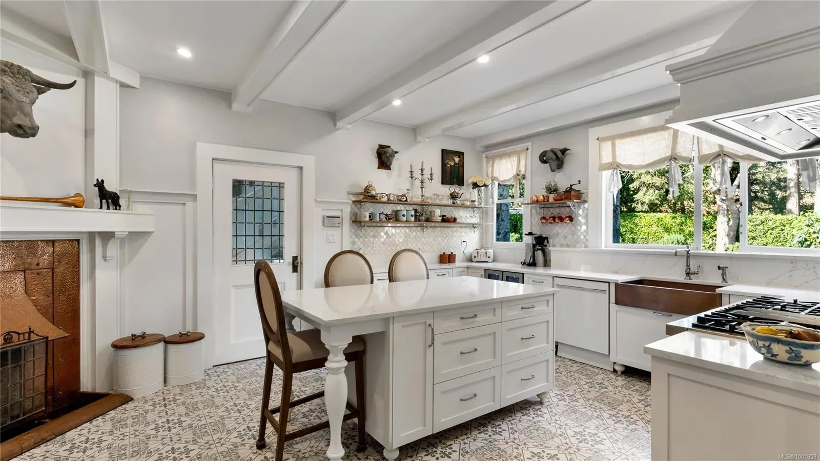 305 Denison Rd, Oak Bay, British Columbia, Canada. - Photo 4