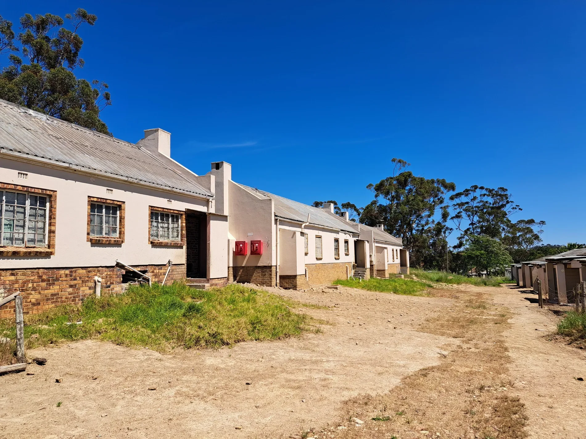 Exterior photo 9