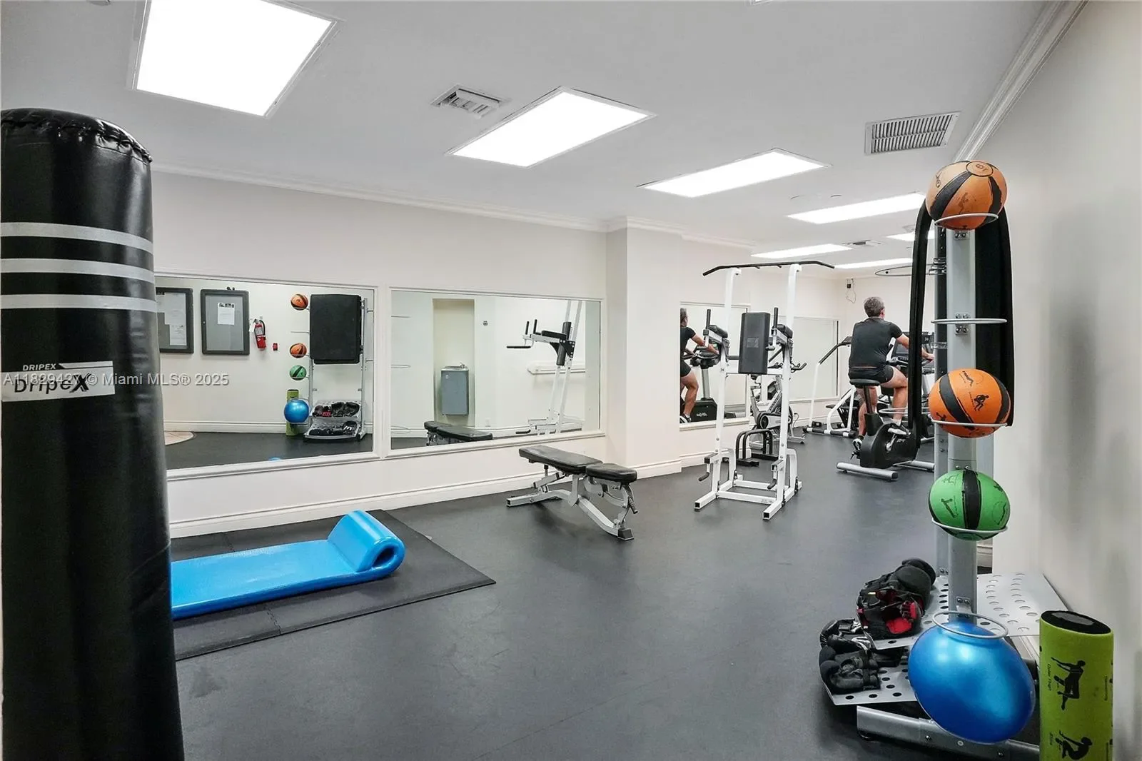 1121 Crandon Blvd F201, Key Biscayne, Florida, United States. - Photo 44