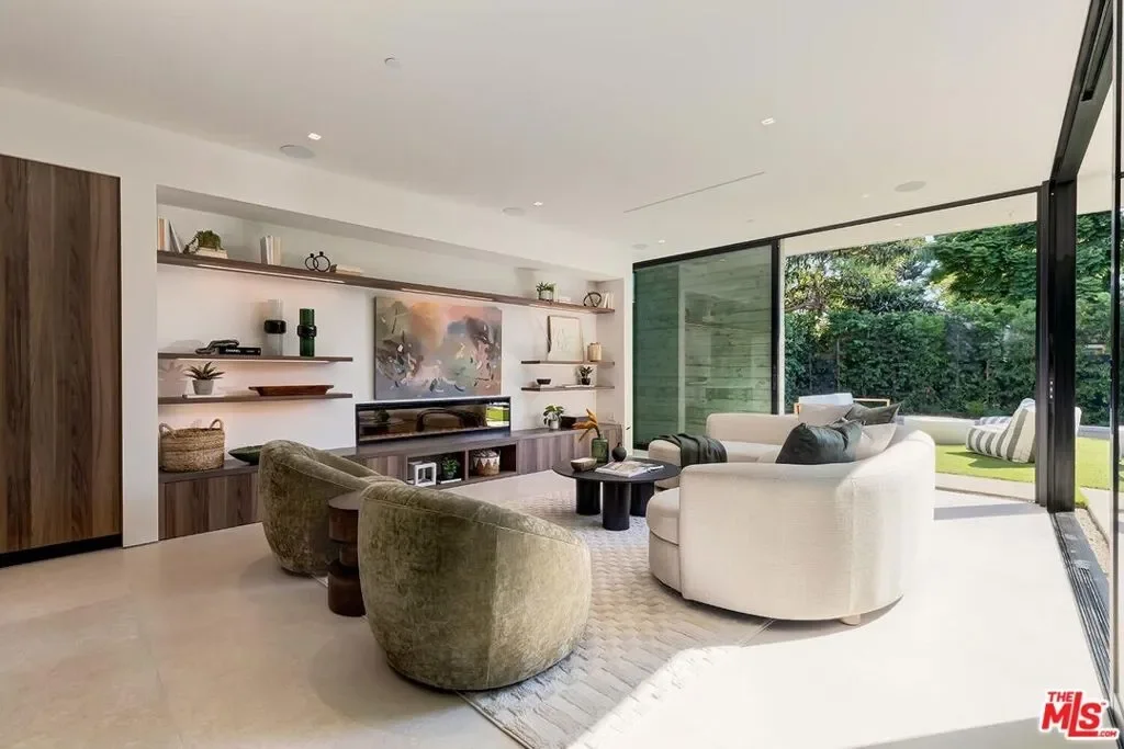 2831 Malcolm Avenue, Los Angeles, California, United States. - Photo 34