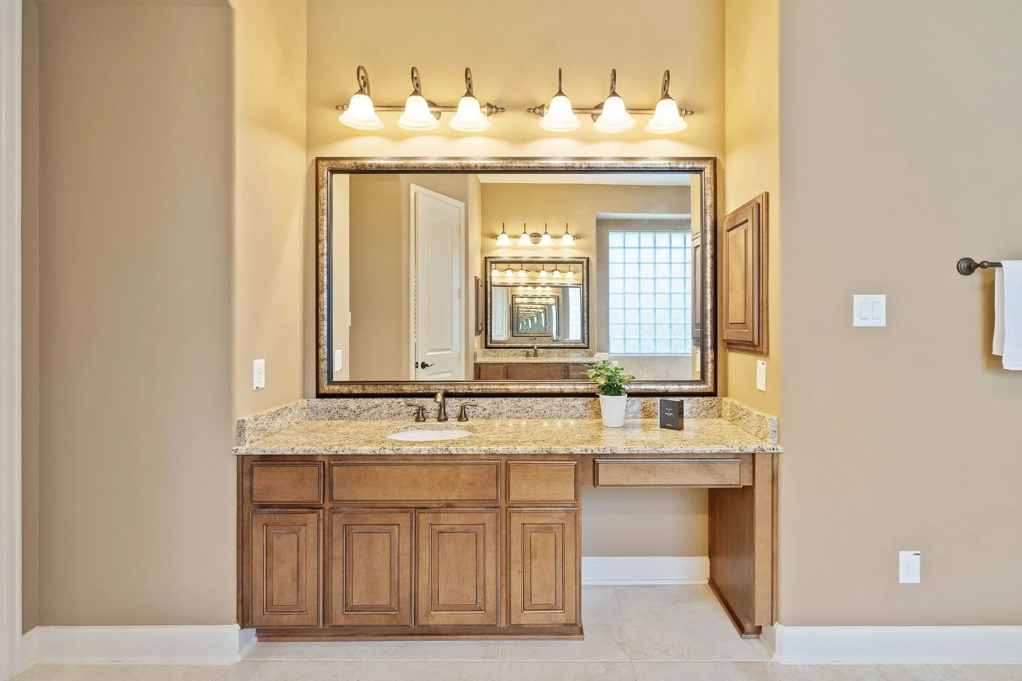 35 N Beech Springs Drive, The Woodlands, TX 77389, The Woodlands, Texas, United States. - Photo 22