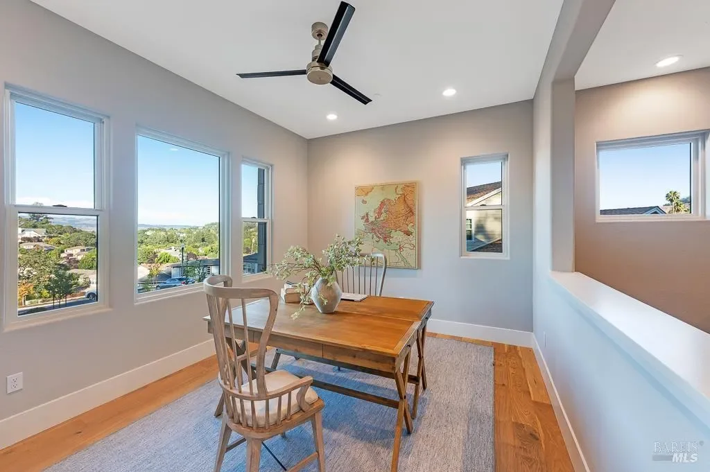 22 Oak Knoll Court, Petaluma, CA, 94952, USA, Petaluma, California, United States. - Photo 14