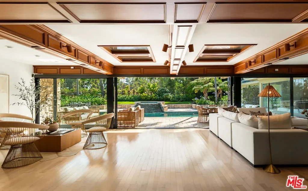 9996 Sunset Boulevard, Beverly Hills, California, United States. - Photo 5