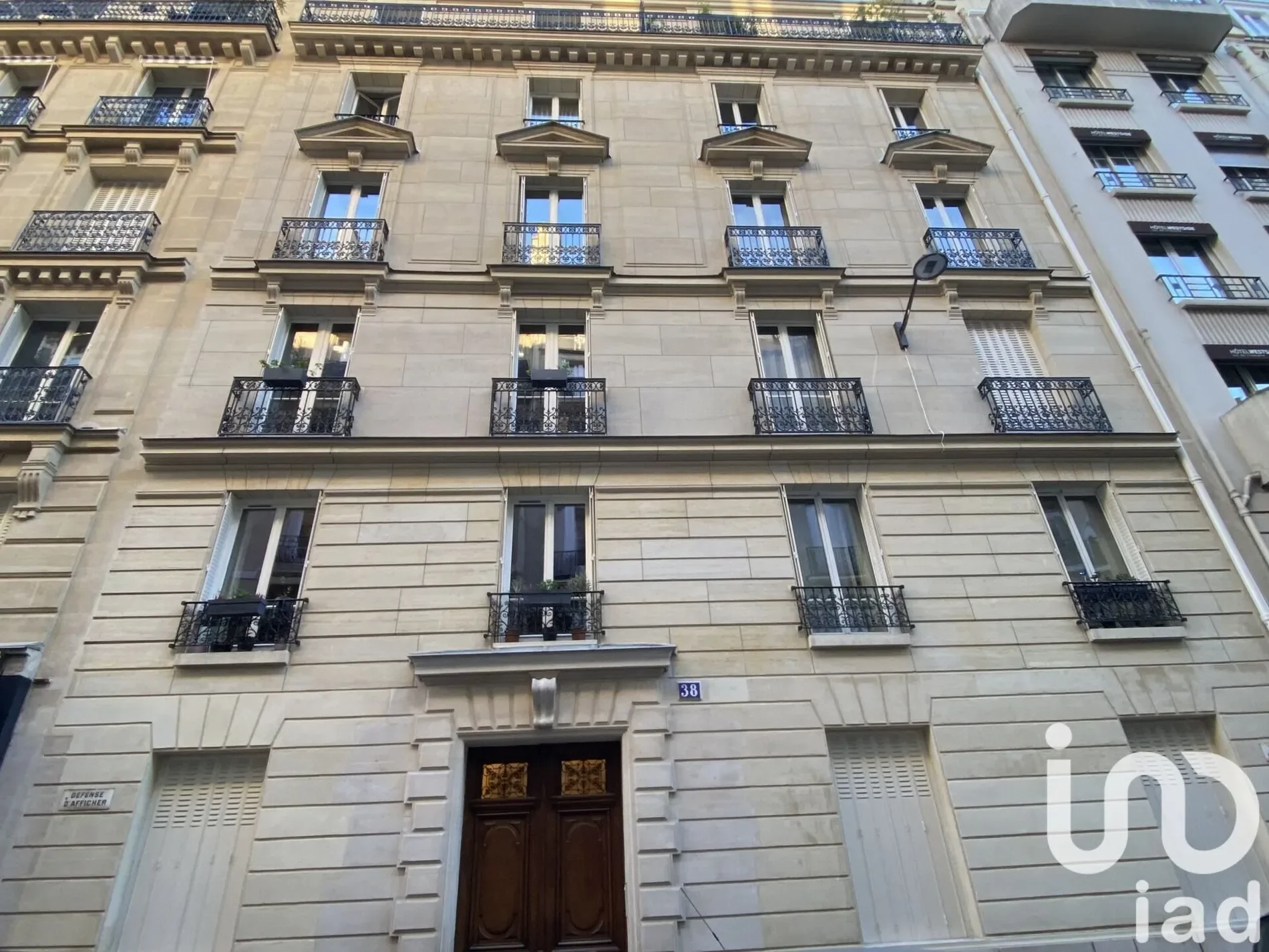 Exterior photo 1