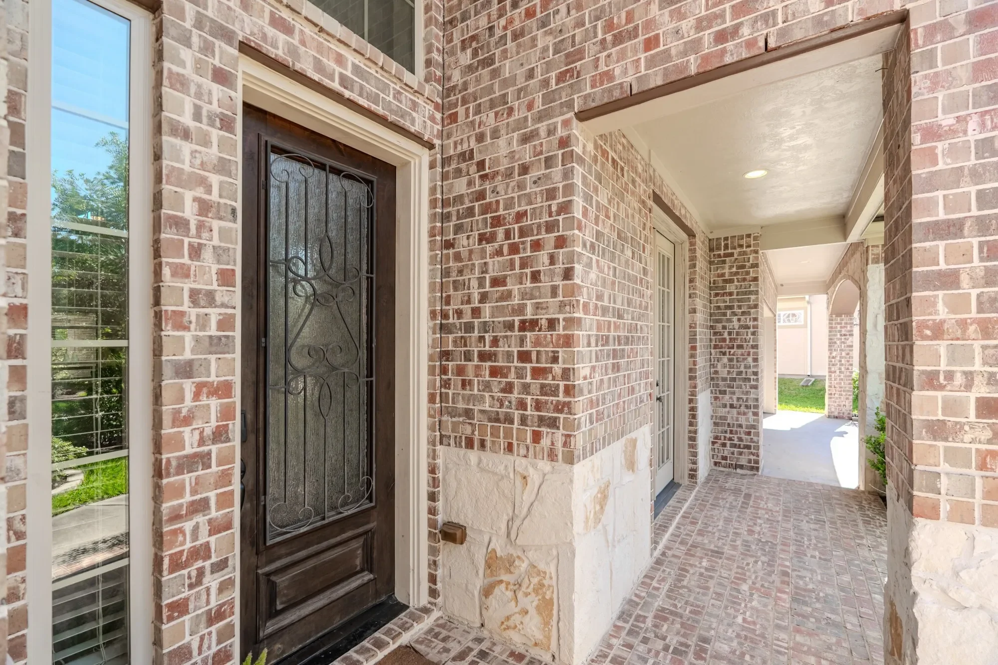 18 Devon Dale Drive, The Woodlands, TX 77375, The Woodlands, Texas, United States. - Photo 2