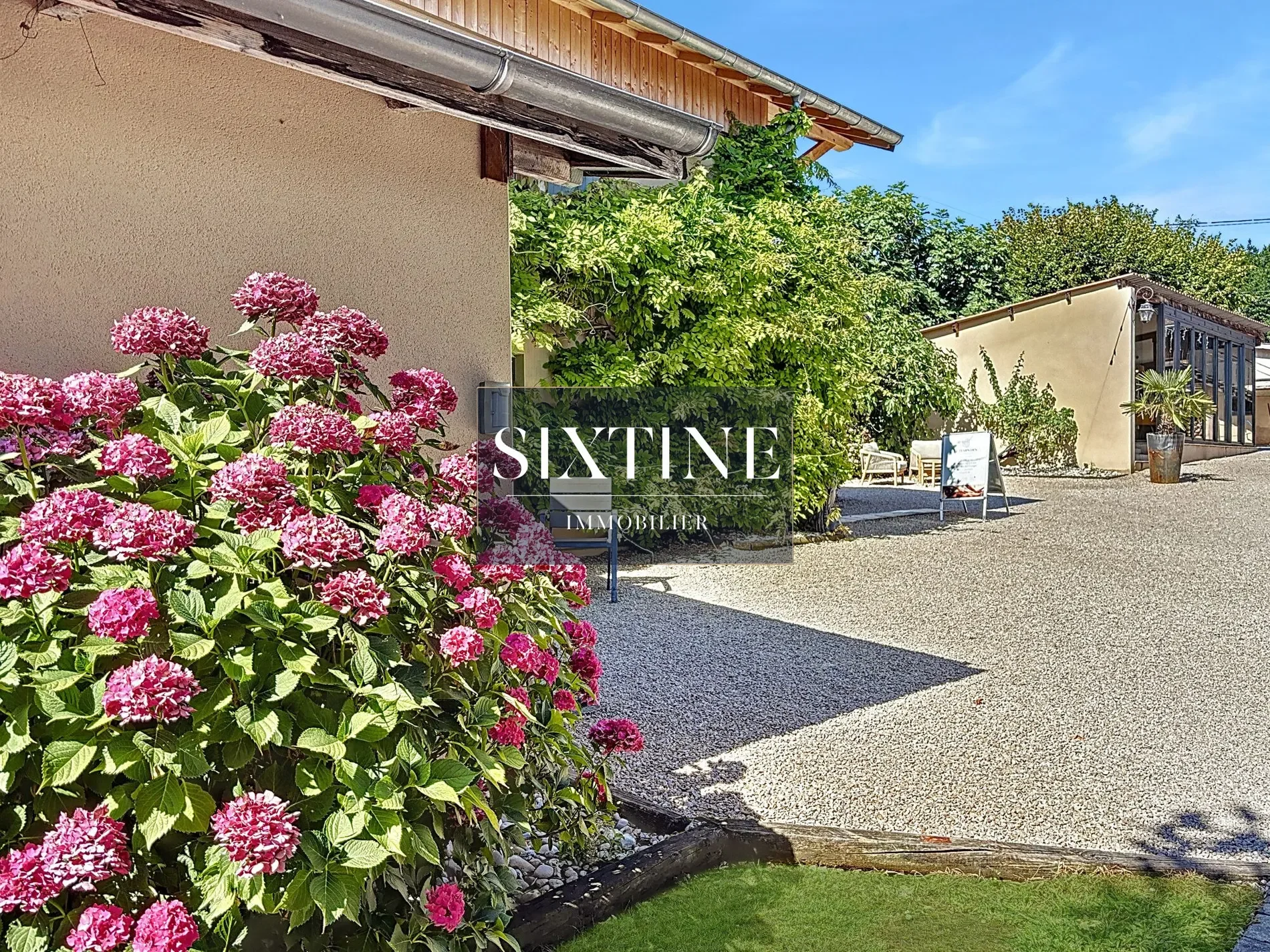 Exterior photo 10