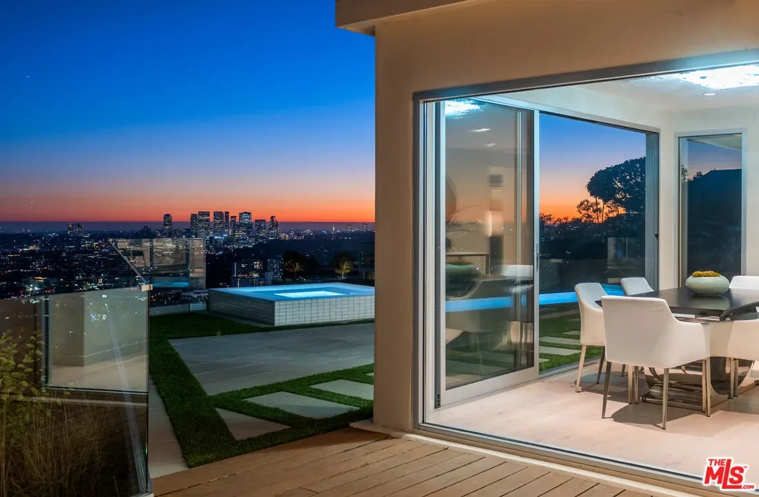 8515 Hedges Way, Los Angeles, California, United States. - Photo 3