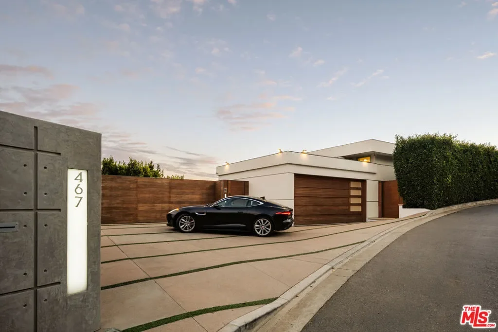 467 Paseo Miramar, Los Angeles, California, United States. - Photo 13