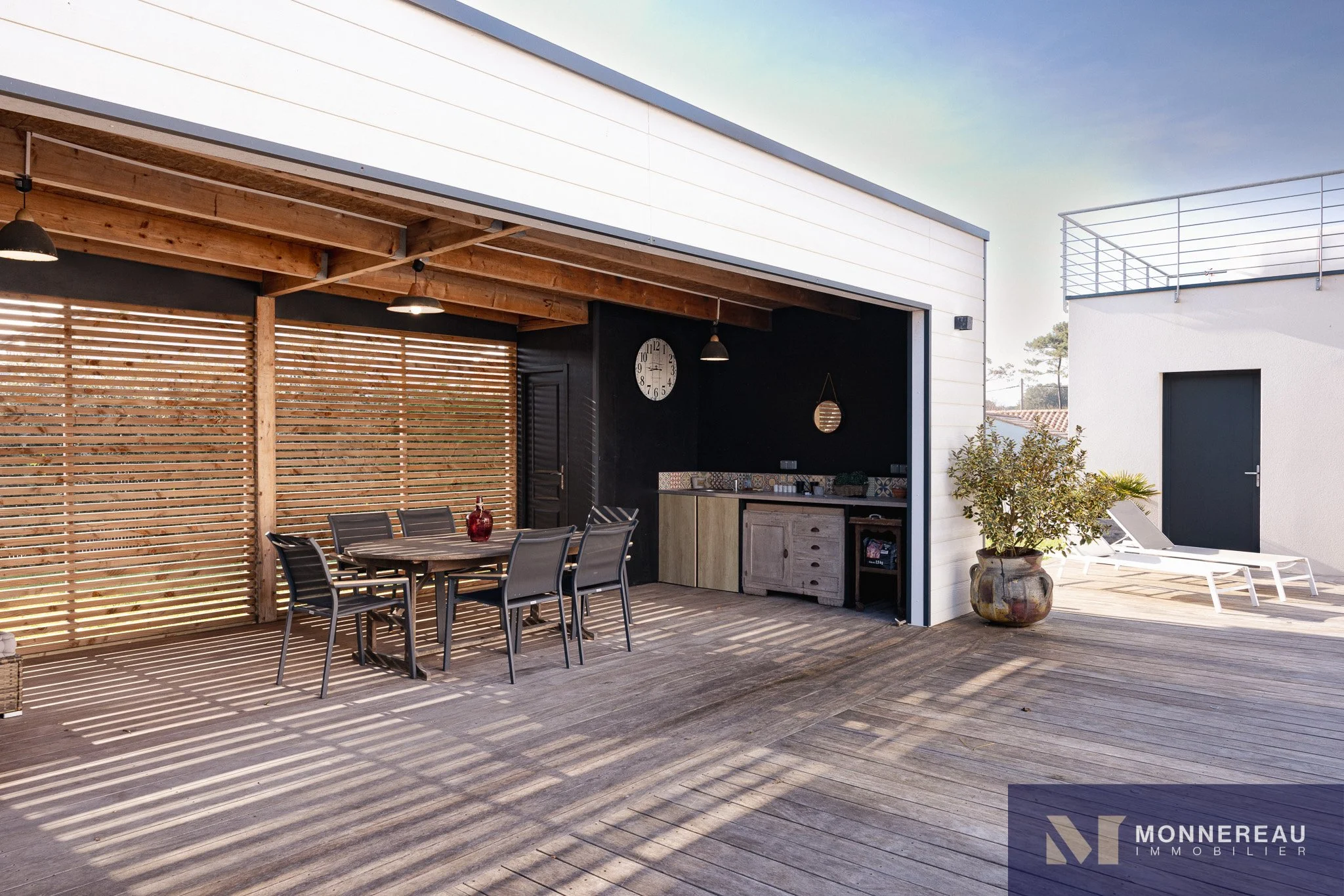 Exterior photo 7
