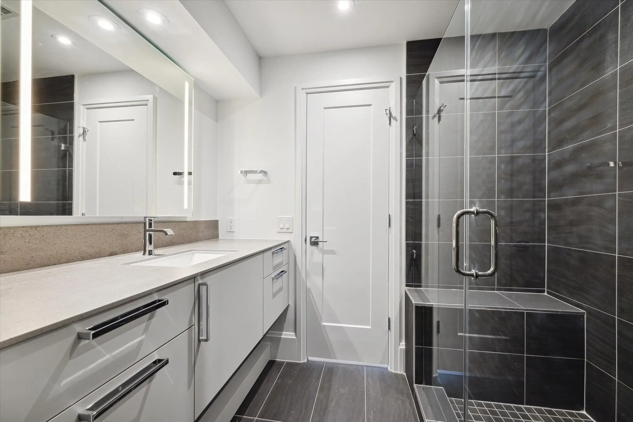 1701 Hermann Drive Drive 27CE, Houston, Texas, United States. - Photo 22