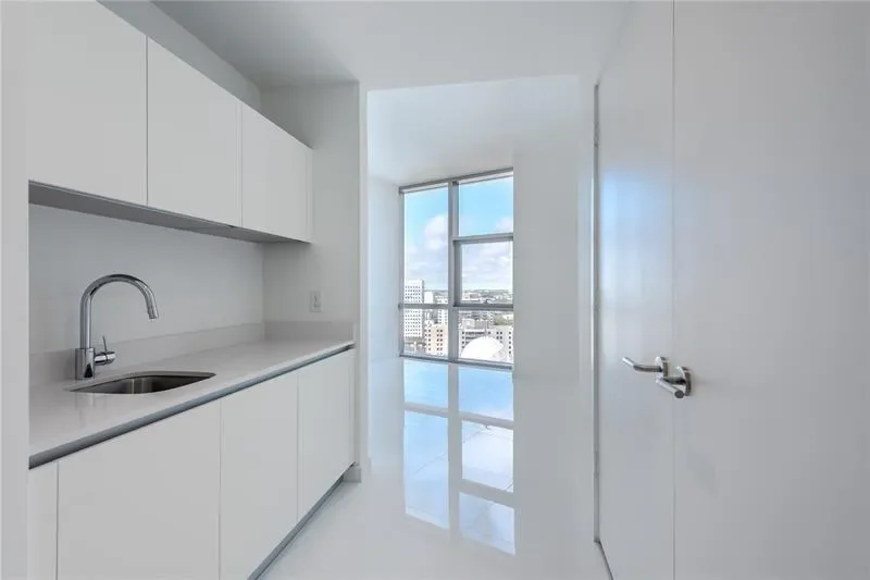851 NE 1st Ave 1912, Miami, Florida, United States. - Photo 19